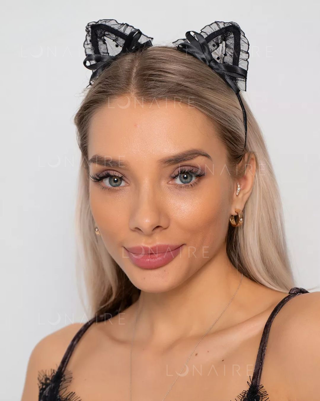 TIARA CAT