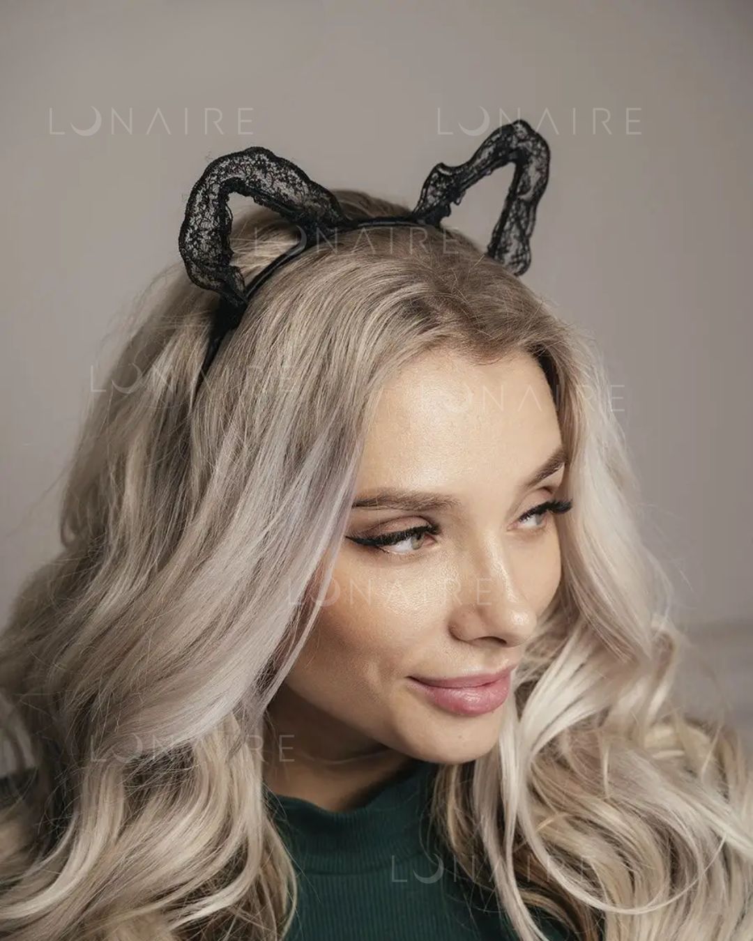 TIARA CAT
