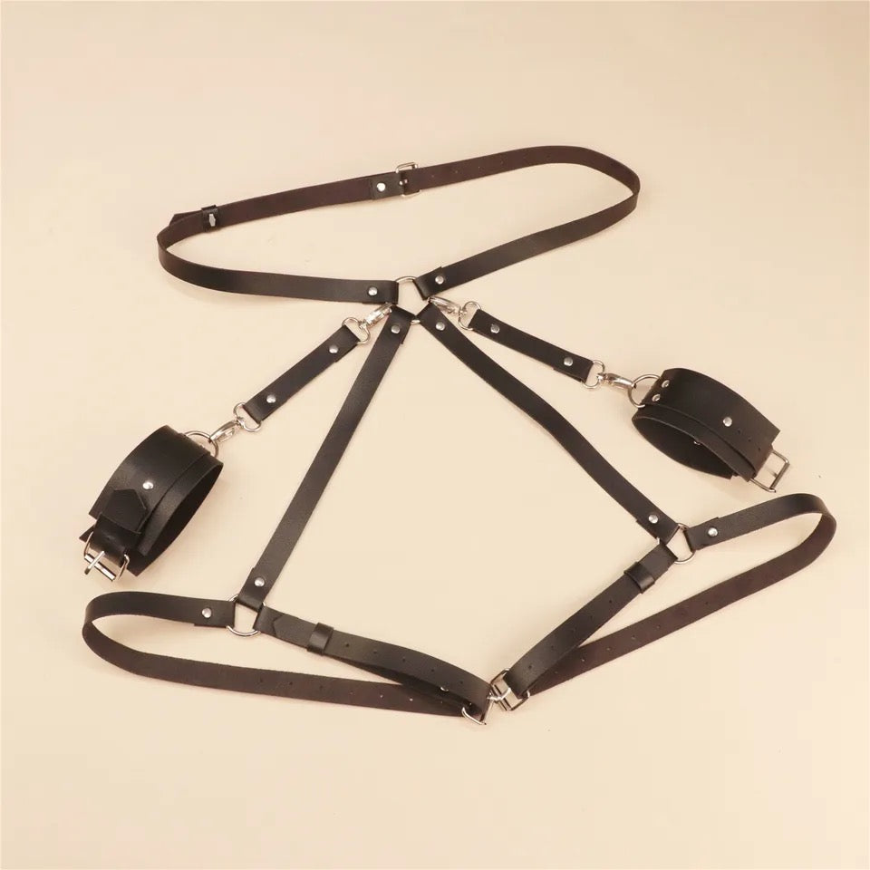 Cinta Harness com algemas